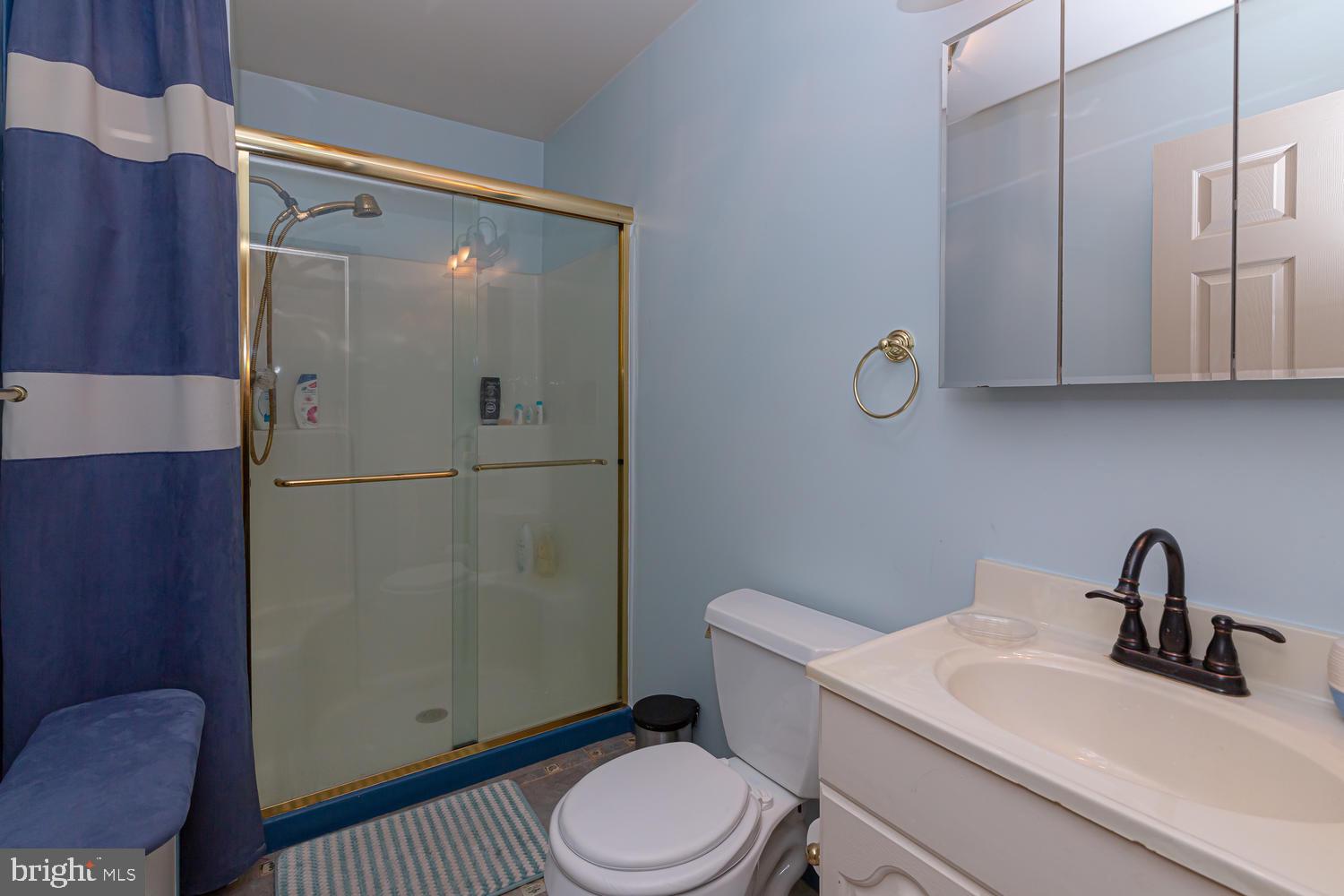 85 East Netherfield Road Wilmington, DE 19804 - Photo 26 of 33 2nd Floor Hall Bath