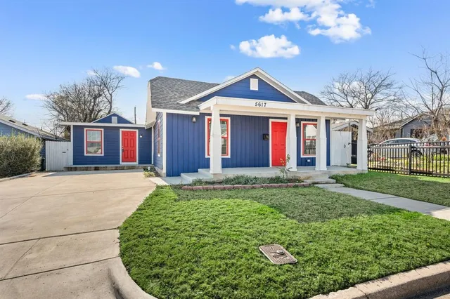 $289,999 | 5617 Blackmore Avenue, Fort Worth, TX 76107