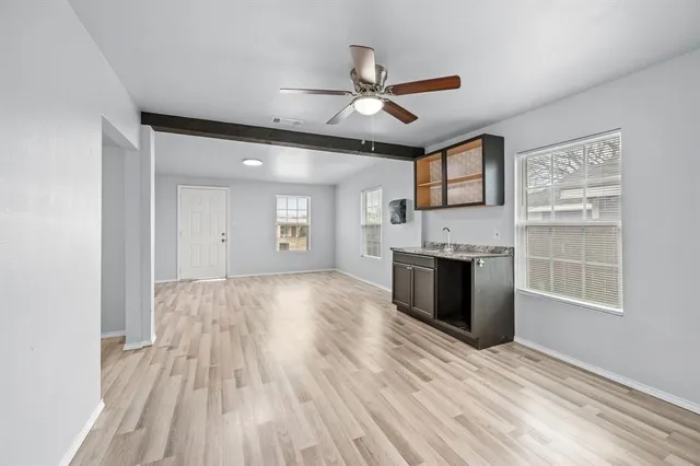 $289,999 | 5617 Blackmore Avenue, Fort Worth, TX 76107