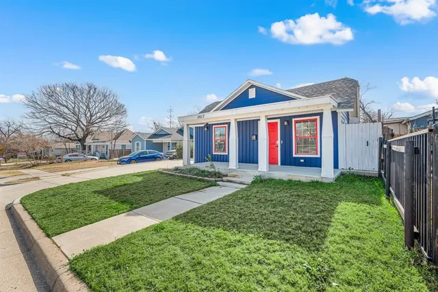 $289,999 | 5617 Blackmore Avenue, Fort Worth, TX 76107