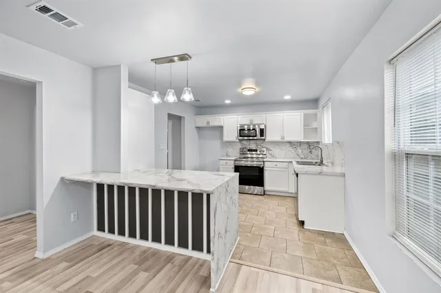 $289,999 | 5617 Blackmore Avenue, Fort Worth, TX 76107