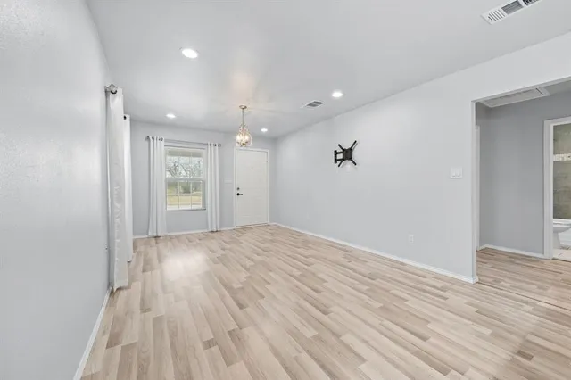 $289,999 | 5617 Blackmore Avenue, Fort Worth, TX 76107