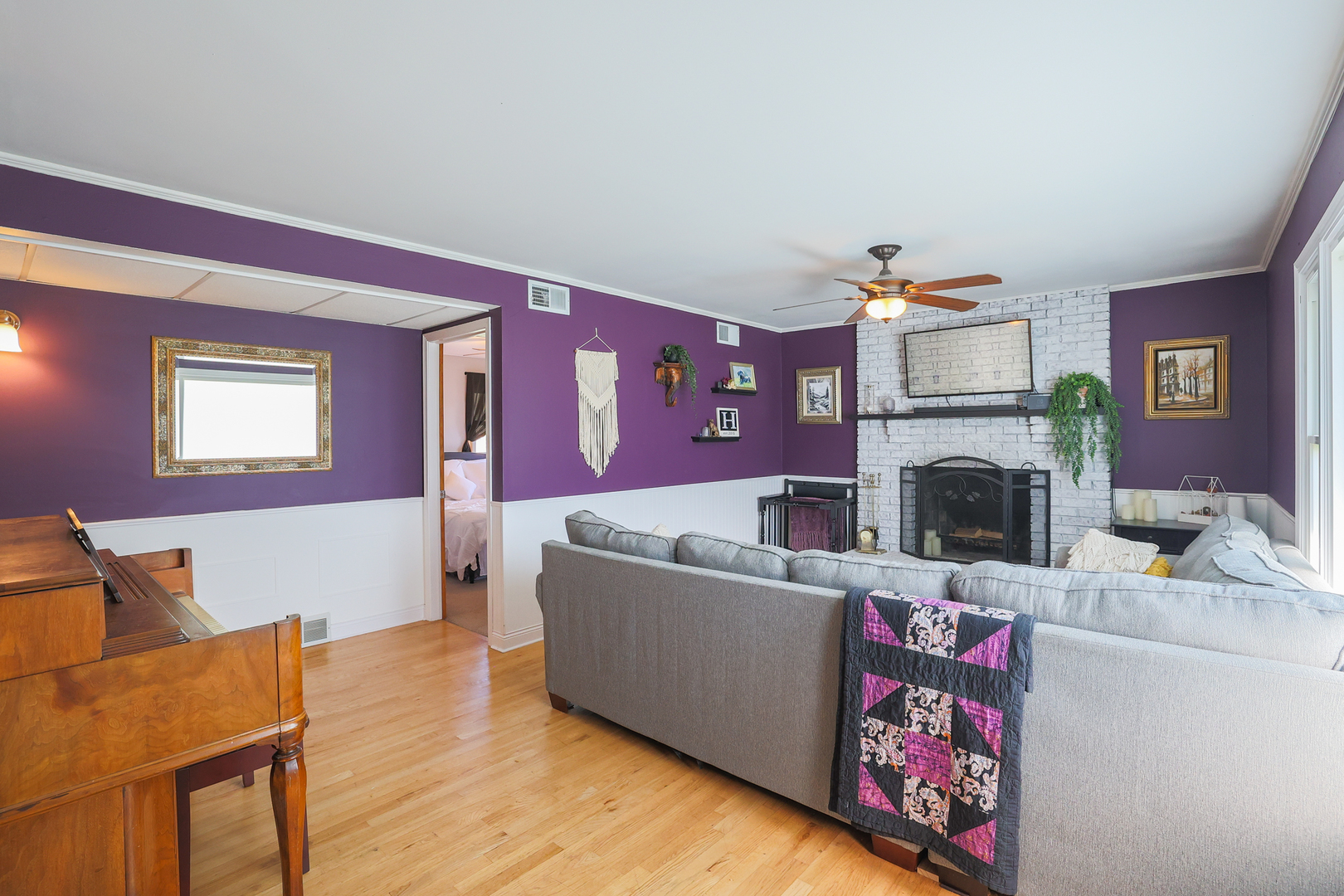 1920 Fairfield Road Lindenhurst, IL 60046 - Photo 4 of 21 Gallery Image 4