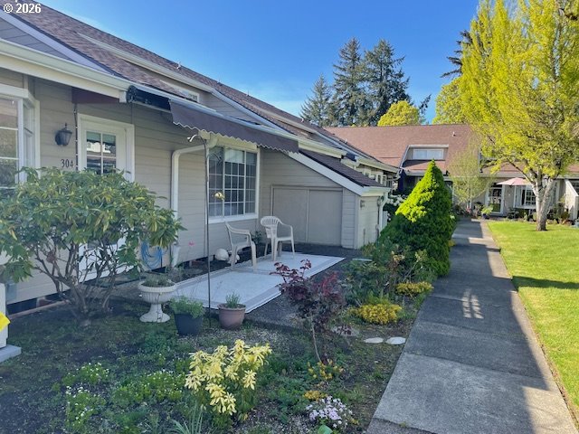 13775 Southwest Scholls Ferry Road, Unit 304 Beaverton, OR 97008 - Photo 2 of 33