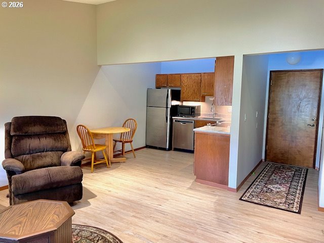 13775 Southwest Scholls Ferry Road, Unit 304 Beaverton, OR 97008 - Photo 6 of 33