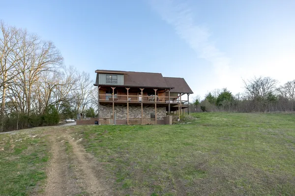 $2,549,000 | 1565 Old Elkton Pike, Dellrose, TN 38453