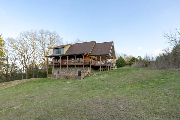 $2,549,000 | 1565 Old Elkton Pike, Dellrose, TN 38453