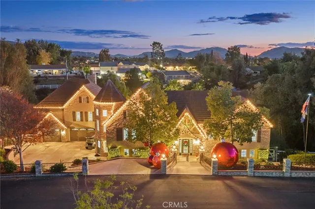 $1,999,990 | 40900 Vía Los Altos, Temecula, CA 92591