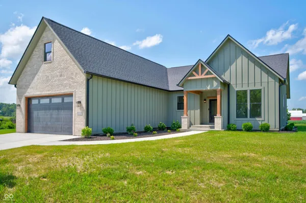 $624,500 | 9036 East Gayle Drive, Morgantown, IN 46160