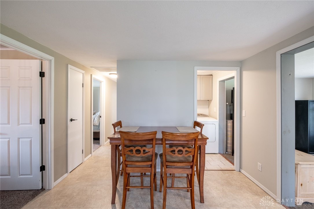 979 Smith Road Xenia, OH 45385 - Photo 12 of 37 Gallery Image 12