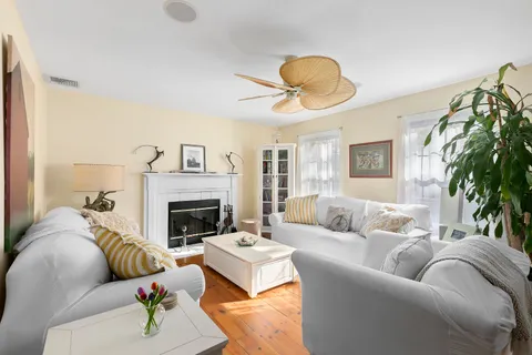 24 Wendy Lane, Bridgehampton, NY 11932