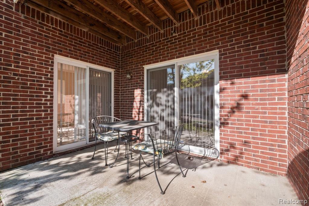 1708 Deepwood Circle Rochester, MI 48307 - Photo 5 of 26