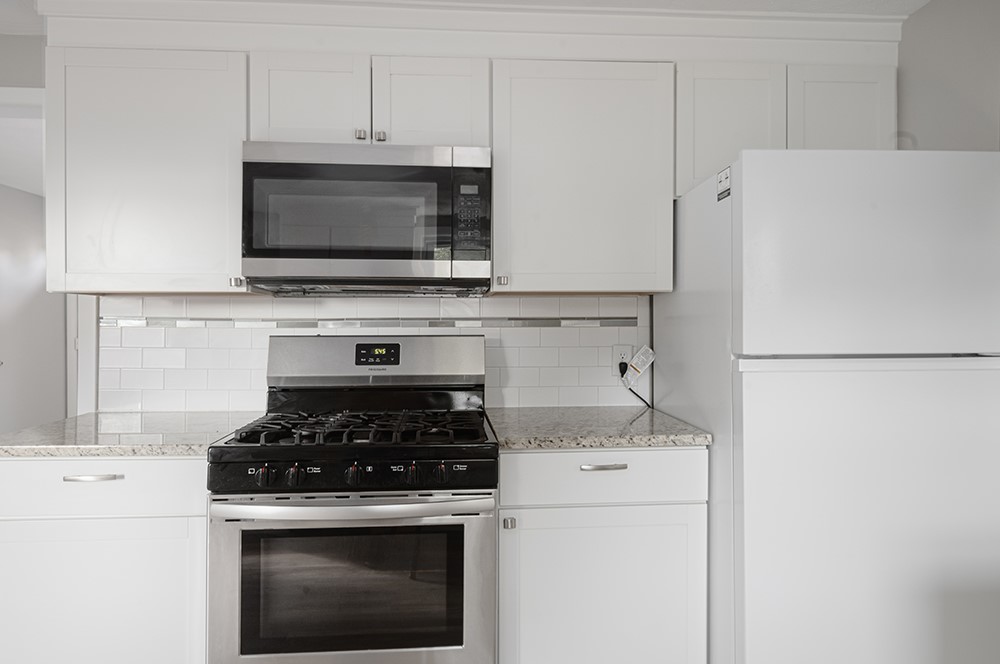 591 West Shore Road Warwick, RI 02889 - Photo 3 of 30