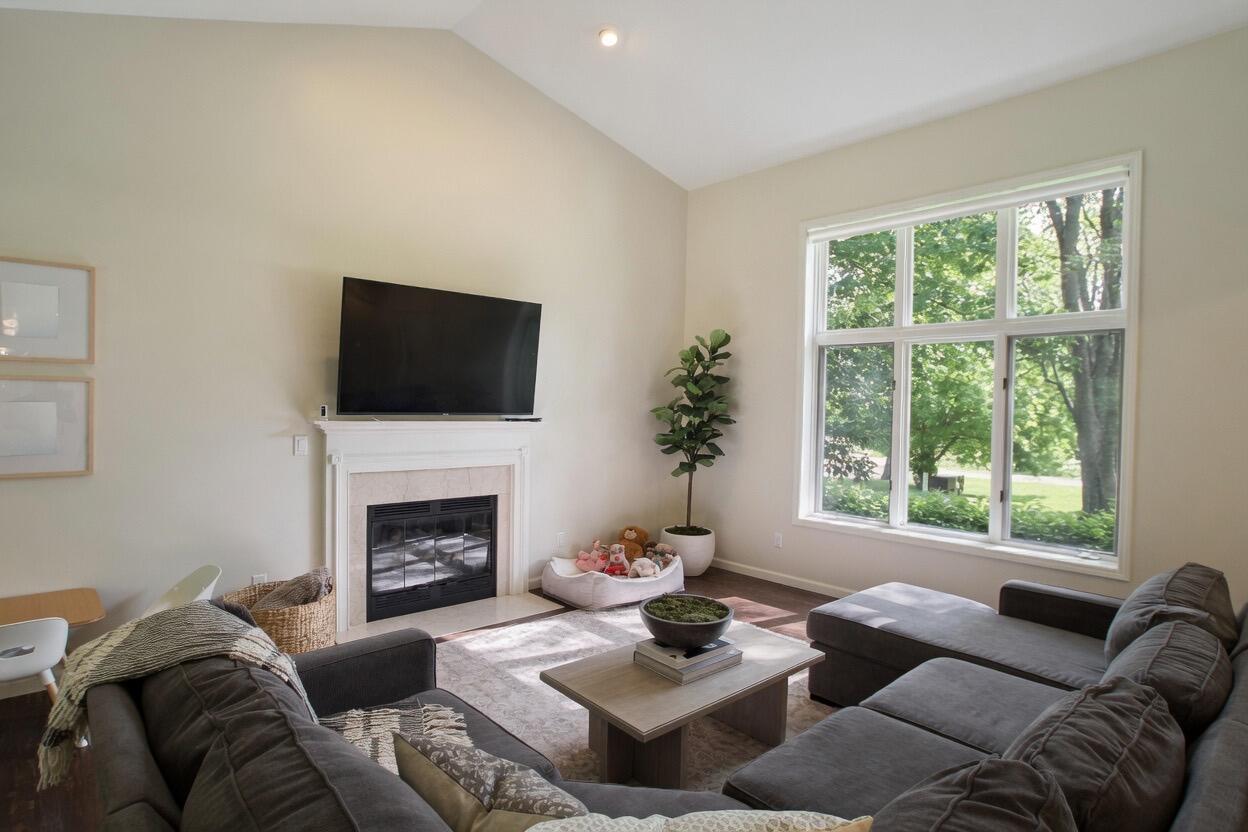 6985 Springcrest Court Clarkston, MI 48346 - Photo 8 of 53 f53Fy