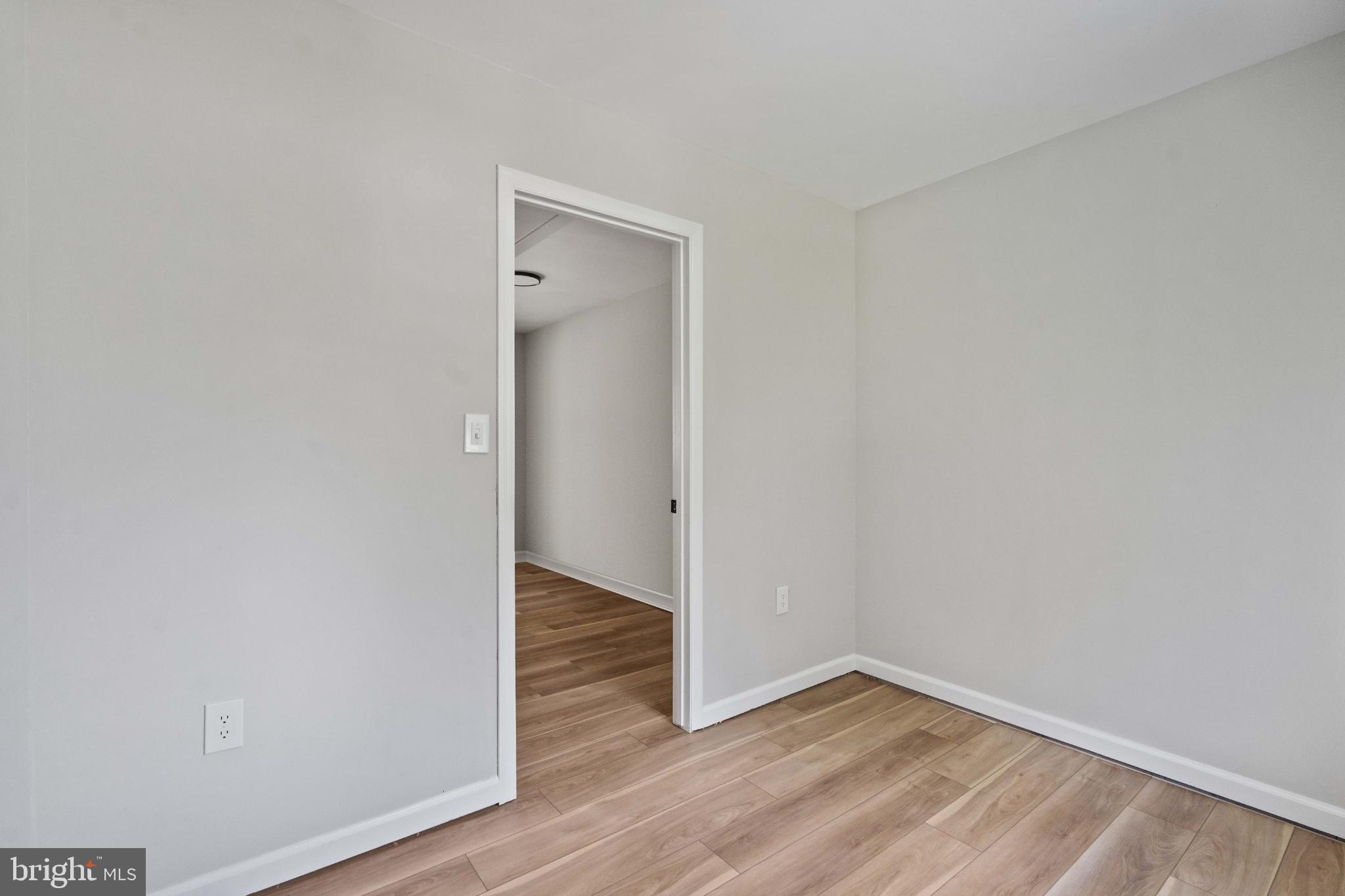 923 Bentley Road Lindenwold, NJ 08021 - Photo 10 of 35 Bright and inviting open space awaits you.
