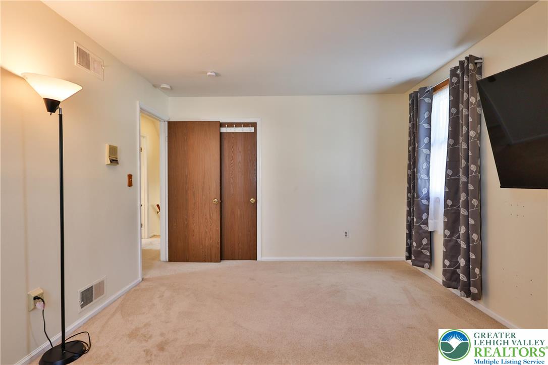 2927 Santee Road Bethlehem, PA 18020 - Photo 14 of 37 Gallery Image 14