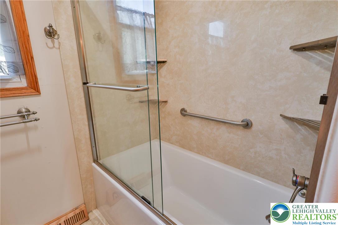 2927 Santee Road Bethlehem, PA 18020 - Photo 20 of 37 Gallery Image 20