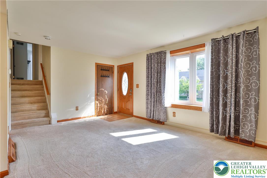 2927 Santee Road Bethlehem, PA 18020 - Photo 5 of 37 Gallery Image 5
