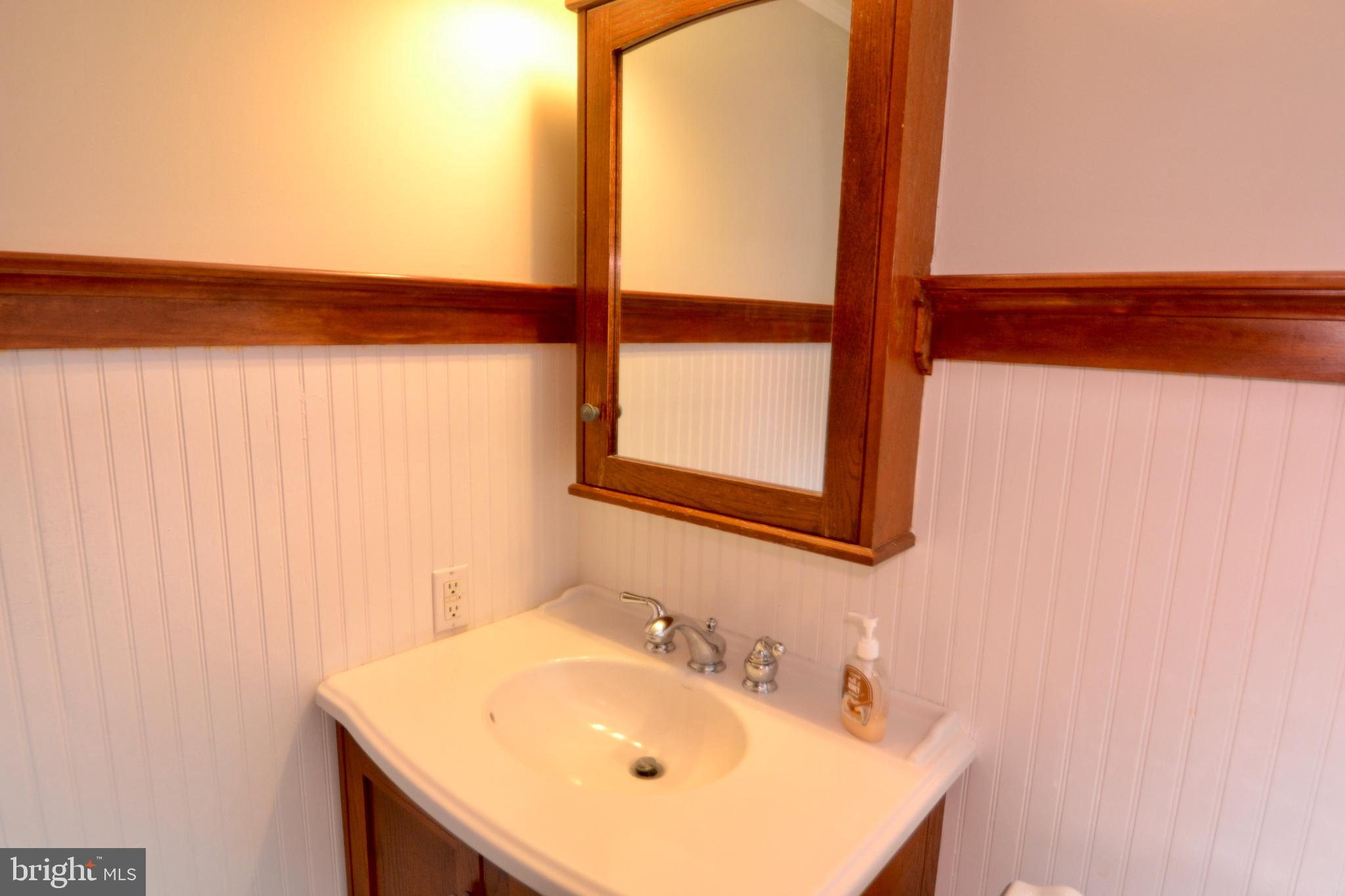416 Lees Mill Road Hampstead, MD 21074 - Photo 23 of 37 Upper Level Full Bath