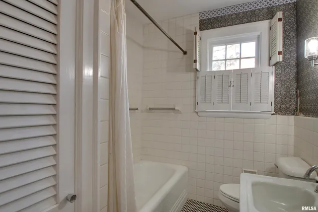 $239,000 | 2808 Maine Street, Quincy, IL 62301