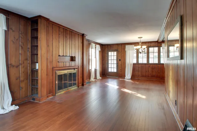 $239,000 | 2808 Maine Street, Quincy, IL 62301