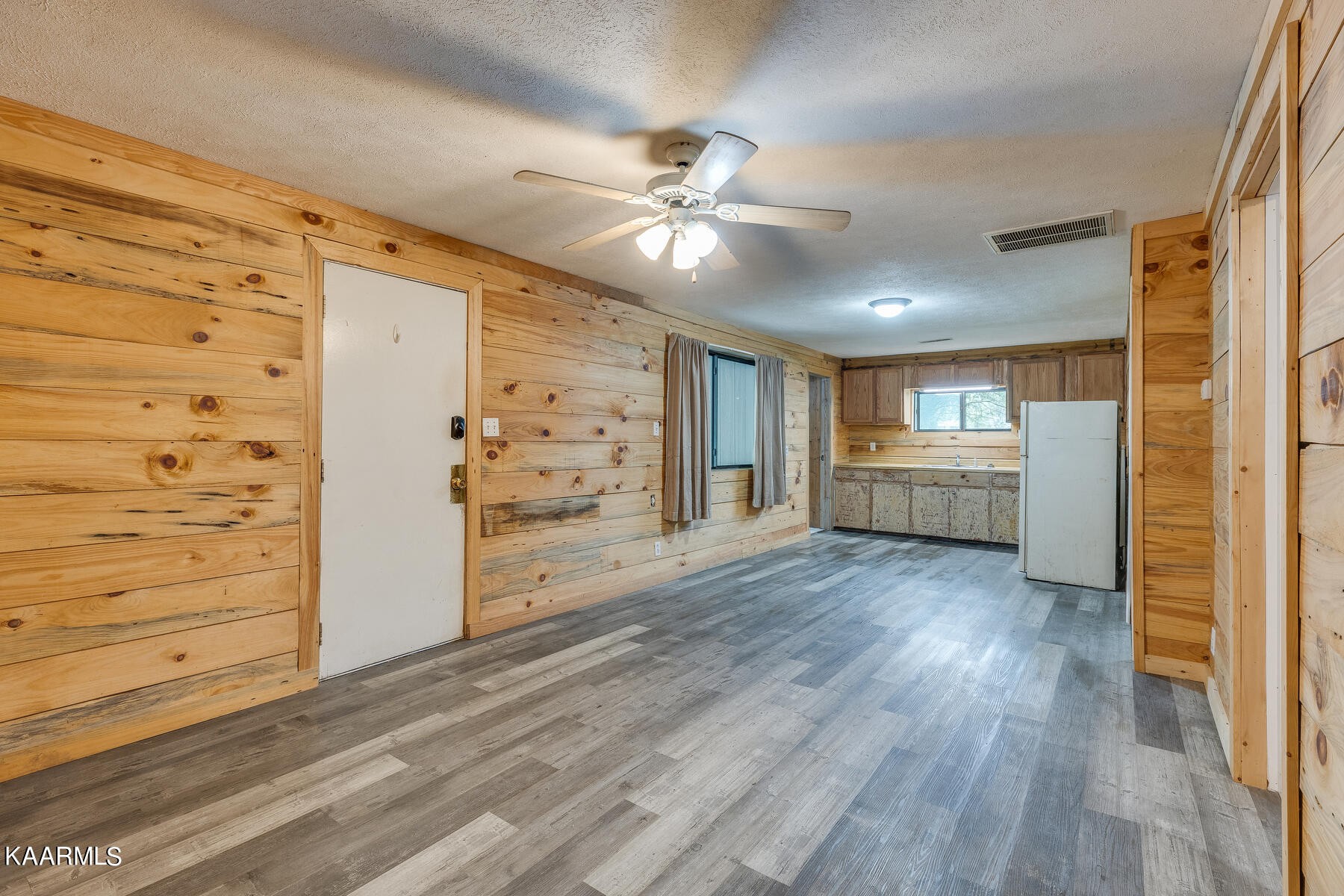702 Cooper Lake Road Oneida, TN 37841 - Photo 3 of 22 Gallery Image 3