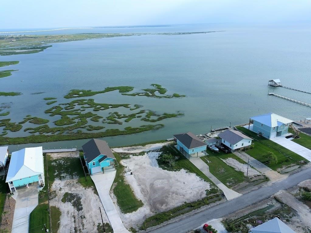 74 Newcomb Bend Loop Rockport, TX 78382 - Photo 7 of 31