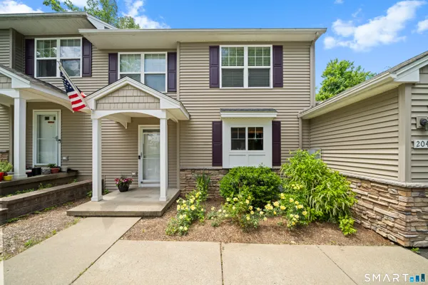 $314,900 | 204 Oak Ridge Drive, Unit 204, Windsor Locks, CT 06096