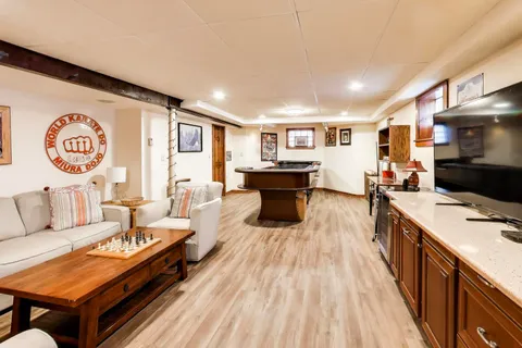 $640,000 | 1000 Thomas Avenue, Forest Park, IL 60130