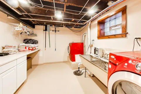 $640,000 | 1000 Thomas Avenue, Forest Park, IL 60130