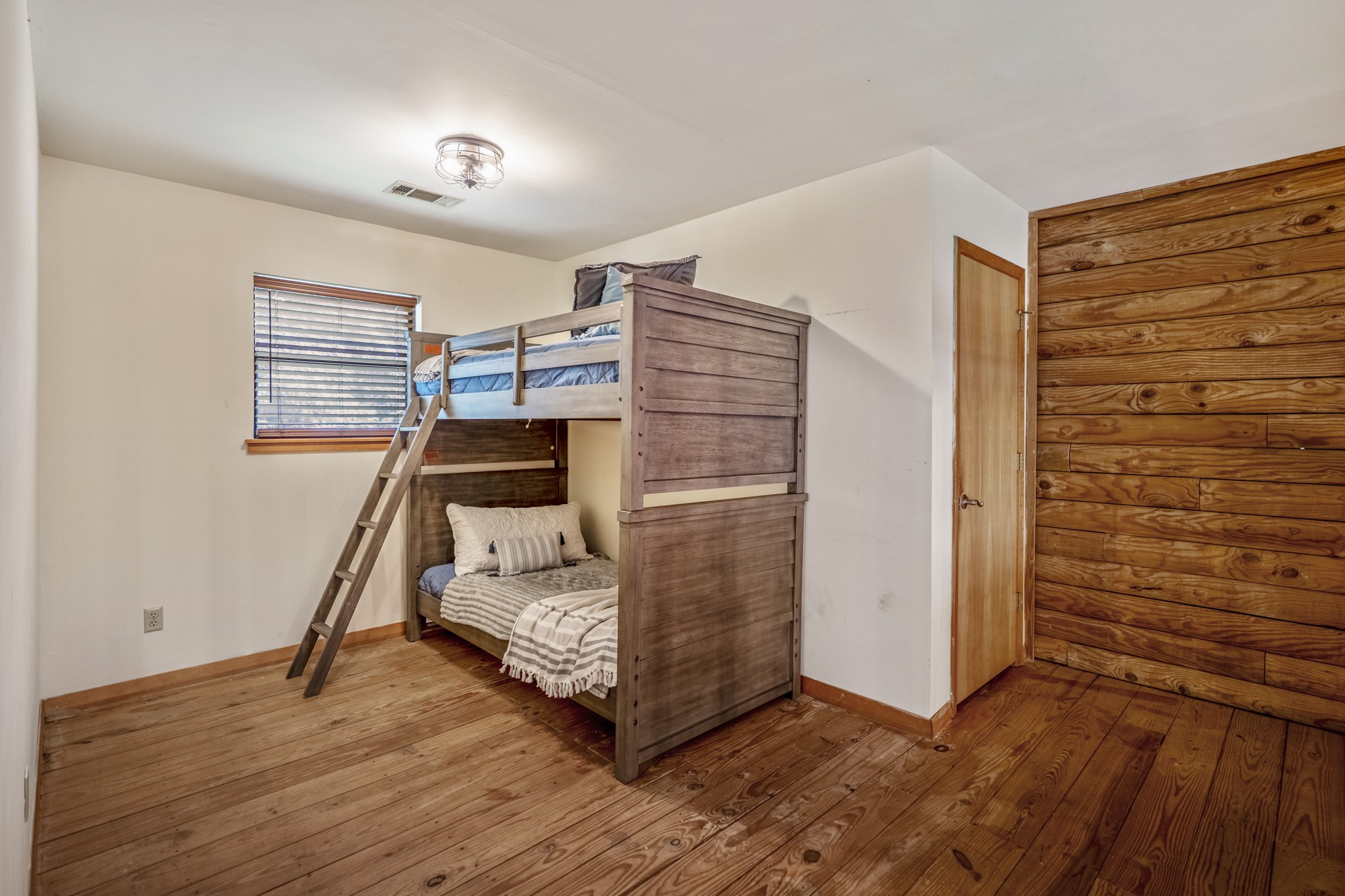 31370 Lazy Ridge Drive Waller, TX 77484 - Photo 25 of 43 a bedroom with a bed and a window