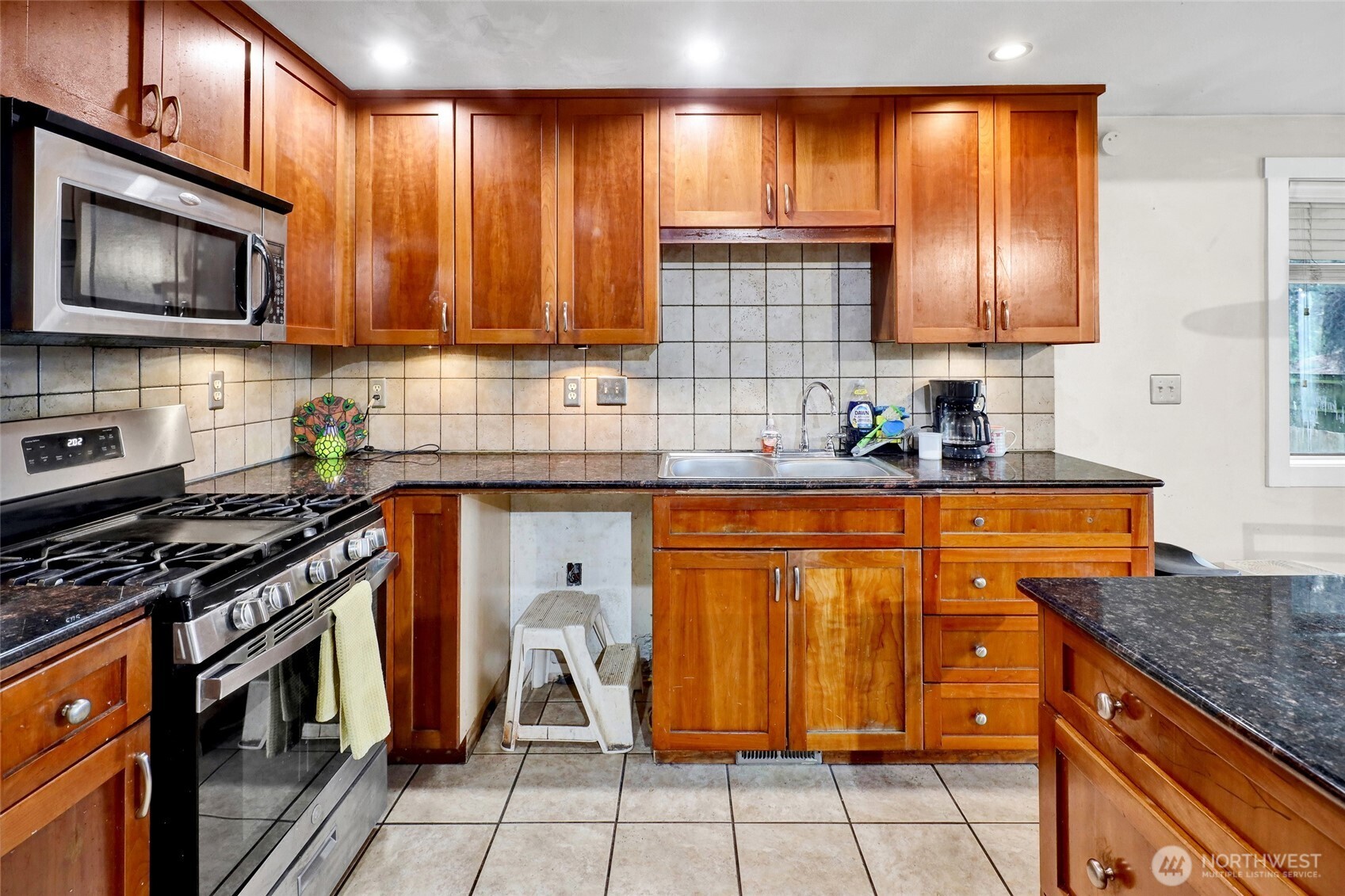 2873 Haxton Way Bellingham, WA 98226 - Photo 16 of 31