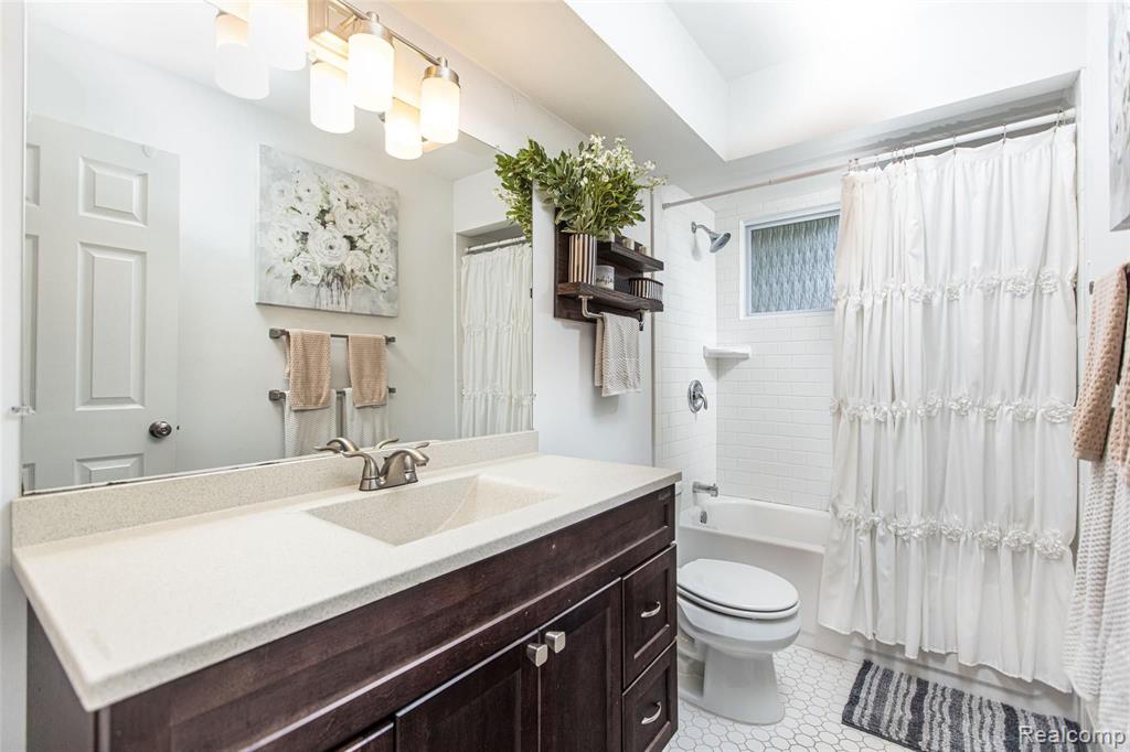 386 Wimpole Drive Rochester Hills, MI 48309 - Photo 19 of 21
