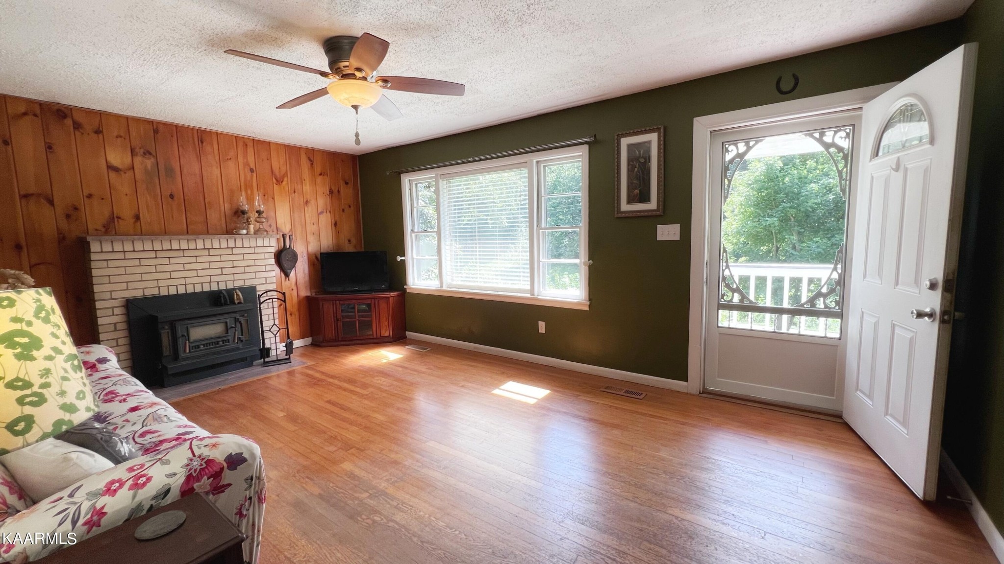 824 Sugar Loaf Road Sevierville, TN 37876 - Photo 3 of 36 Gallery Image 3