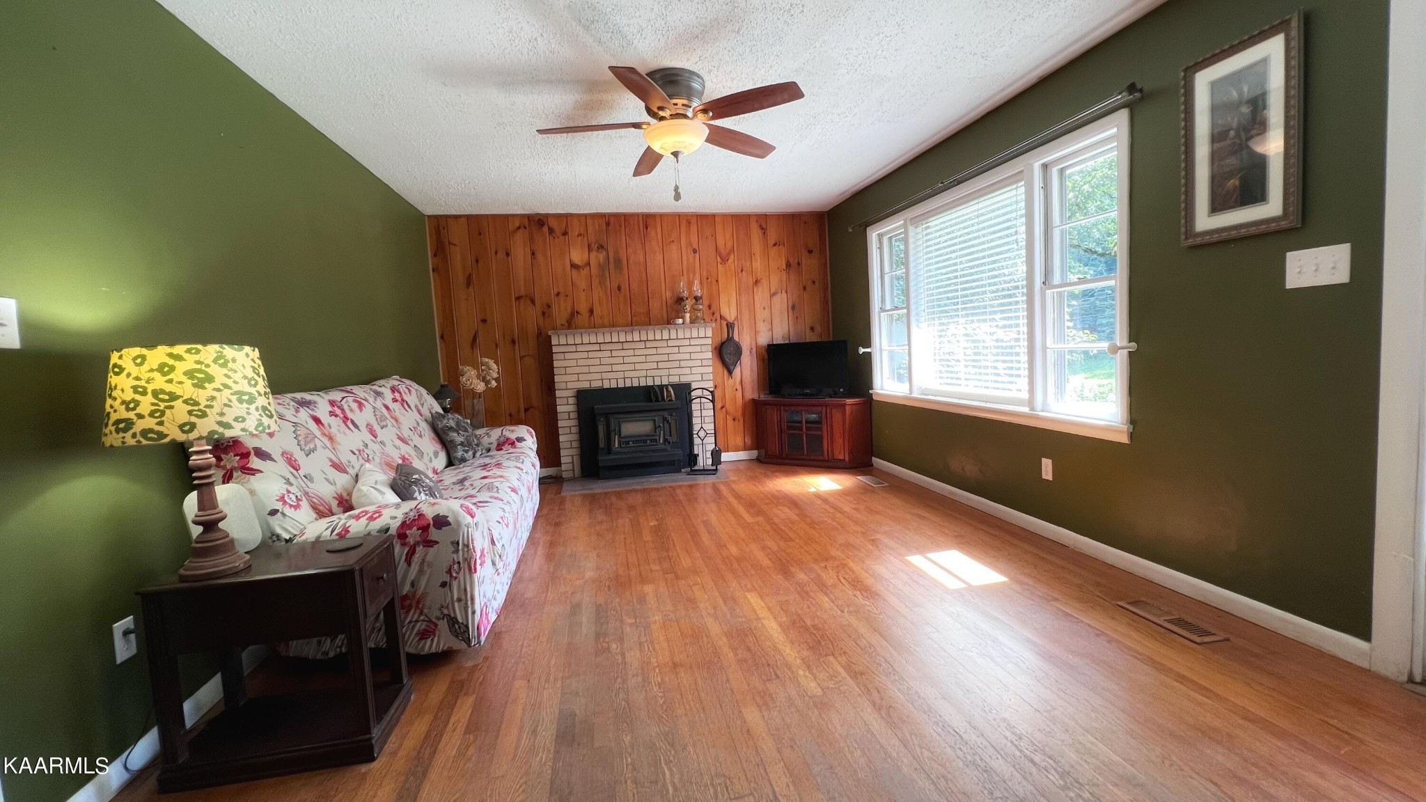 824 Sugar Loaf Road Sevierville, TN 37876 - Photo 4 of 36 Gallery Image 4