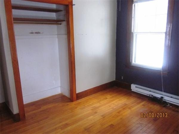 8 Elton Street Worcester, MA 01604 - Photo 13 of 26