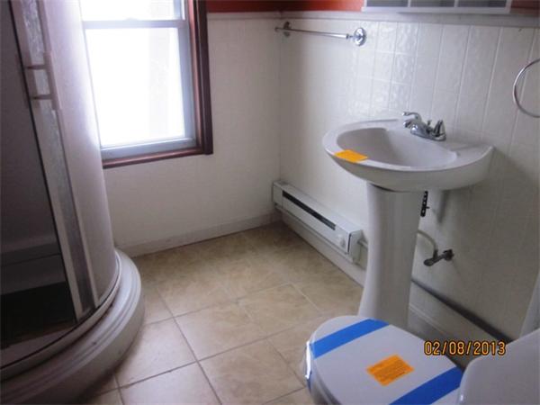 8 Elton Street Worcester, MA 01604 - Photo 15 of 26