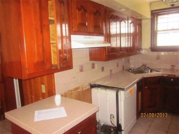 8 Elton Street Worcester, MA 01604 - Photo 2 of 26