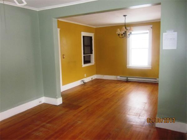 8 Elton Street Worcester, MA 01604 - Photo 4 of 26