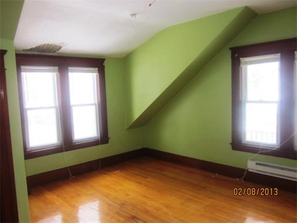 8 Elton Street Worcester, MA 01604 - Photo 8 of 26