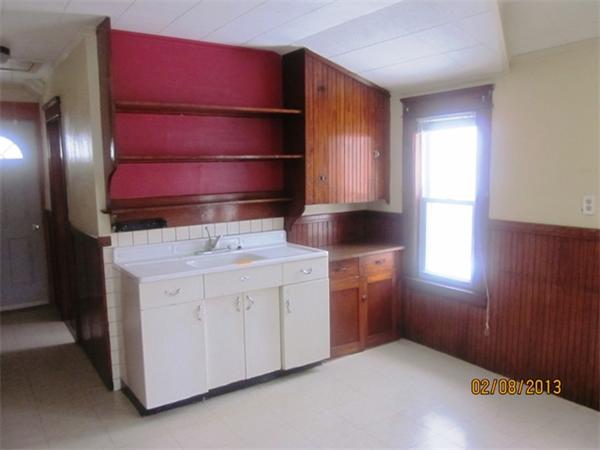 8 Elton Street Worcester, MA 01604 - Photo 10 of 26