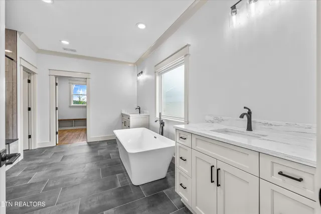 $874,900 | 5914 John Drive, Greenback, TN 37742