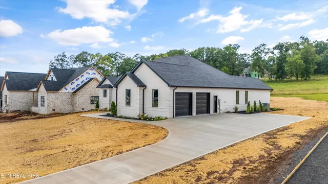$874,900 | 5914 John Drive, Greenback, TN 37742