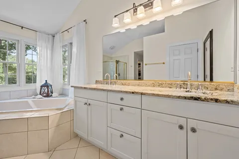 $749,000 | 28620 Ashford Court, Lake Bluff, IL 60044