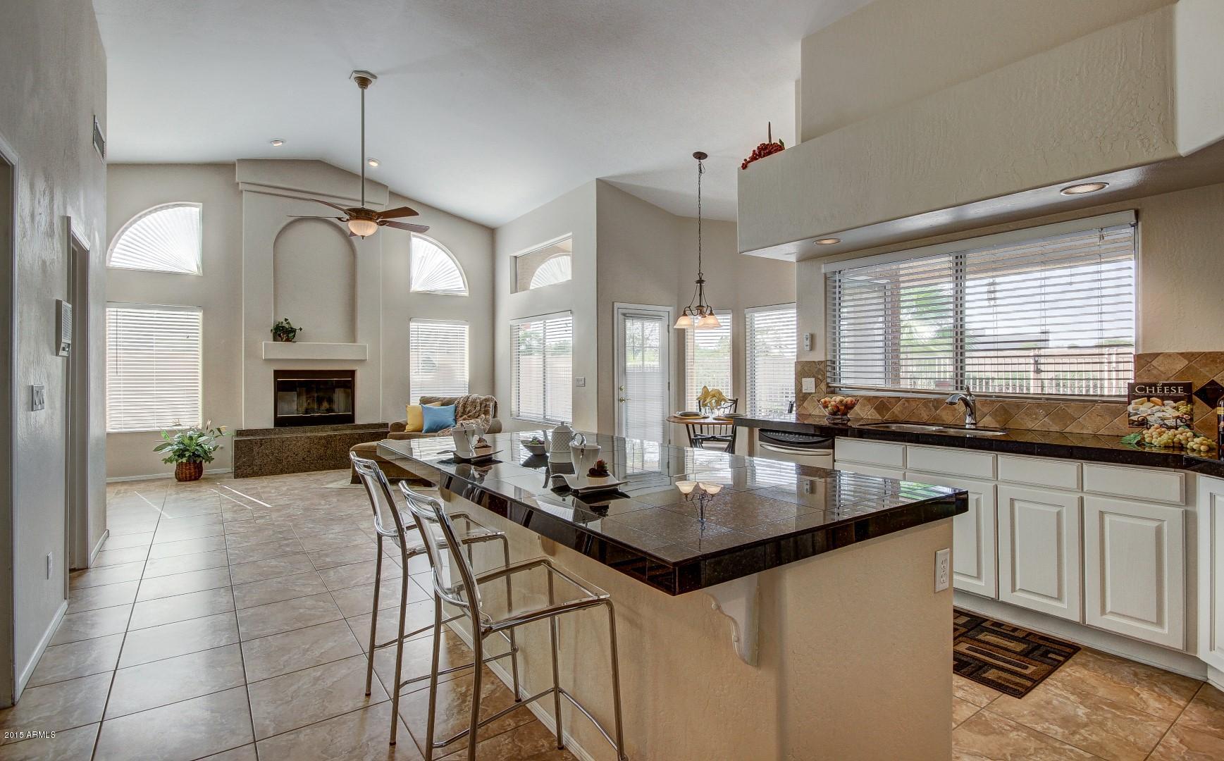 4754 East Hearn Road Phoenix, AZ 85032 - Photo 12 of 40 Heard (14)