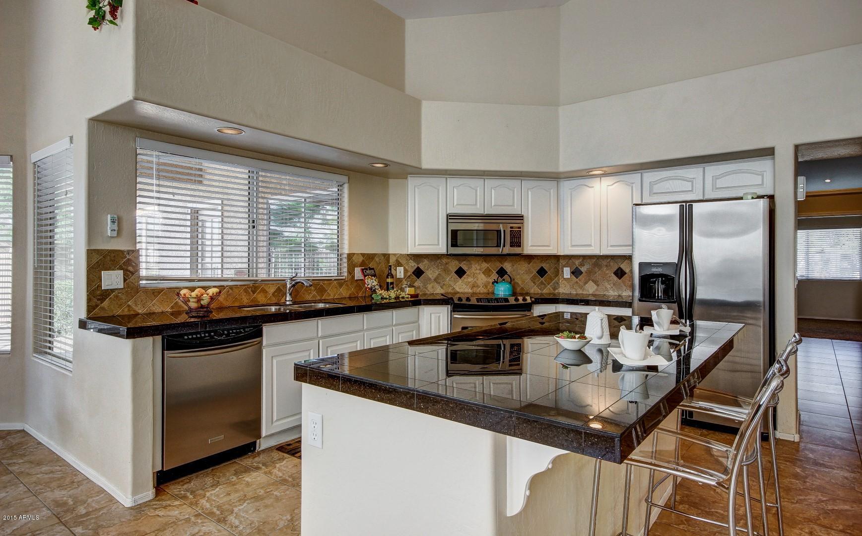 4754 East Hearn Road Phoenix, AZ 85032 - Photo 13 of 40 Heard (15)