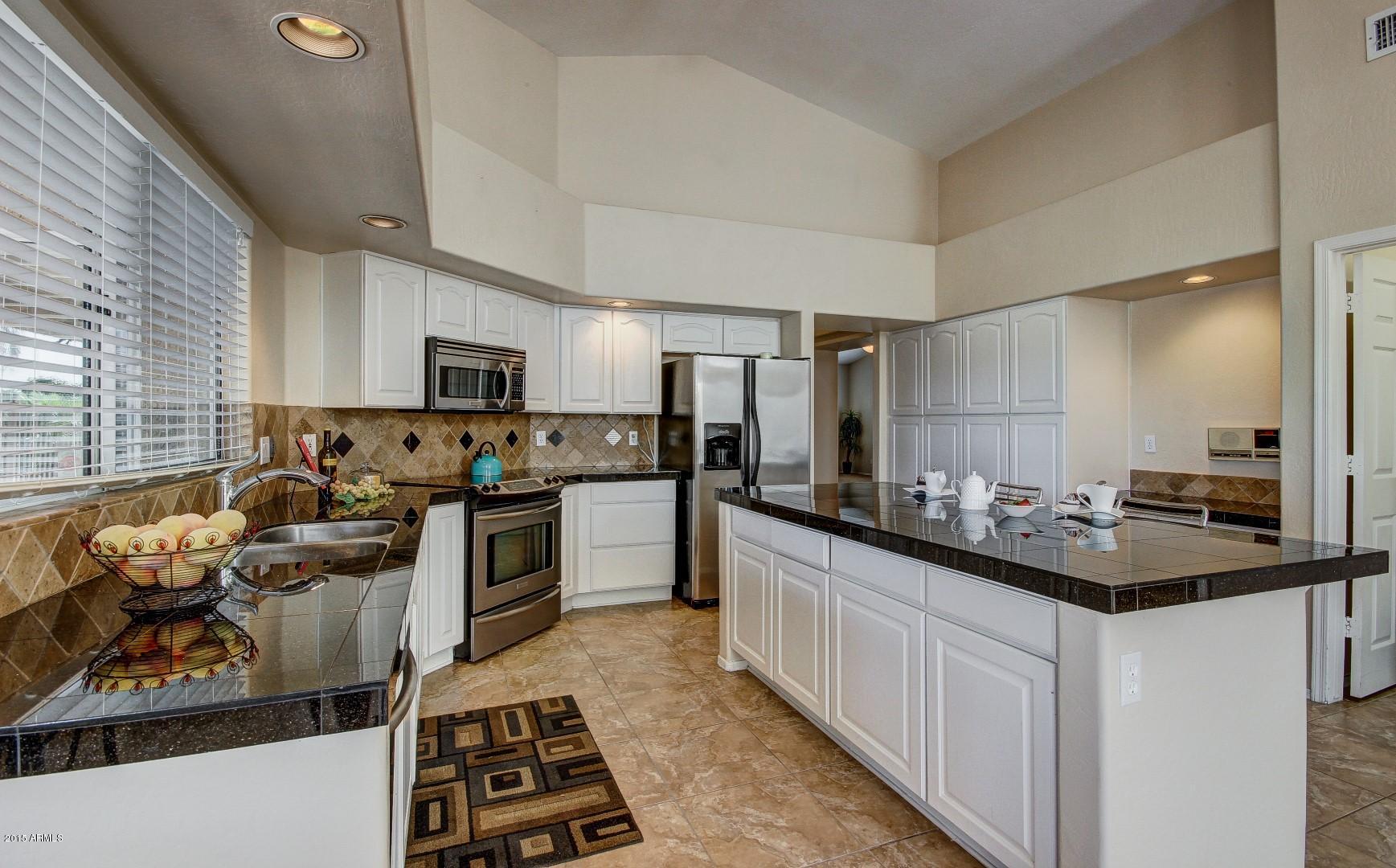 4754 East Hearn Road Phoenix, AZ 85032 - Photo 14 of 40 Heard (16)
