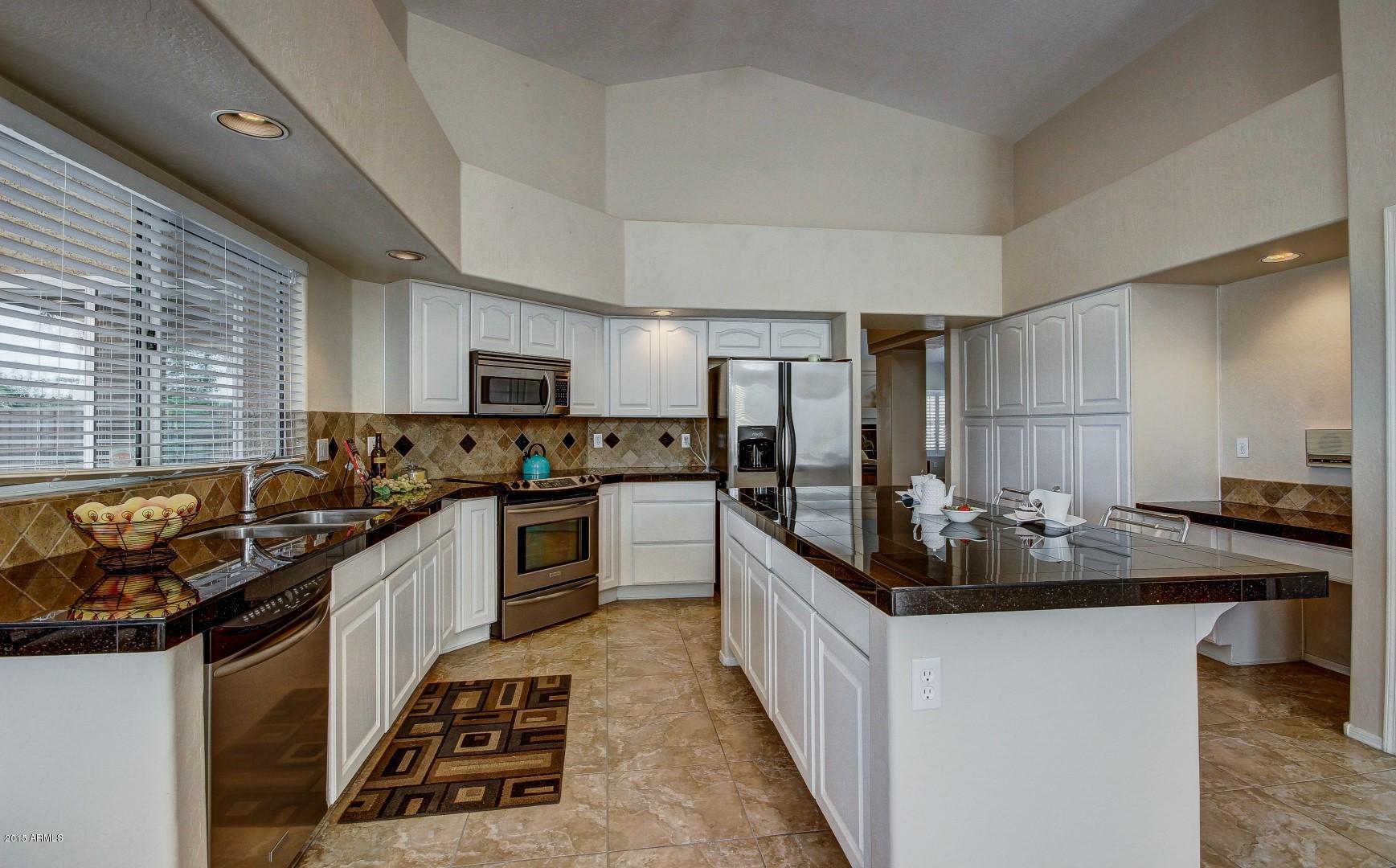 4754 East Hearn Road Phoenix, AZ 85032 - Photo 15 of 40 Heard (17)