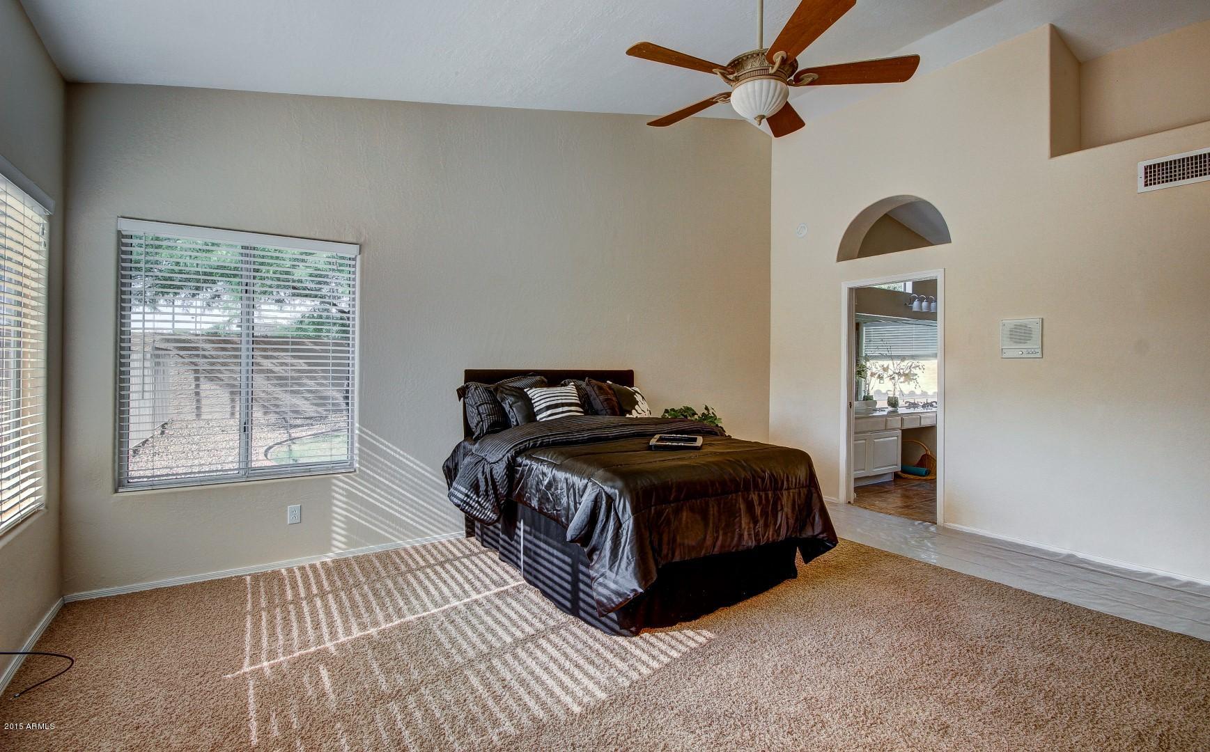 4754 East Hearn Road Phoenix, AZ 85032 - Photo 30 of 40 Heard (32)
