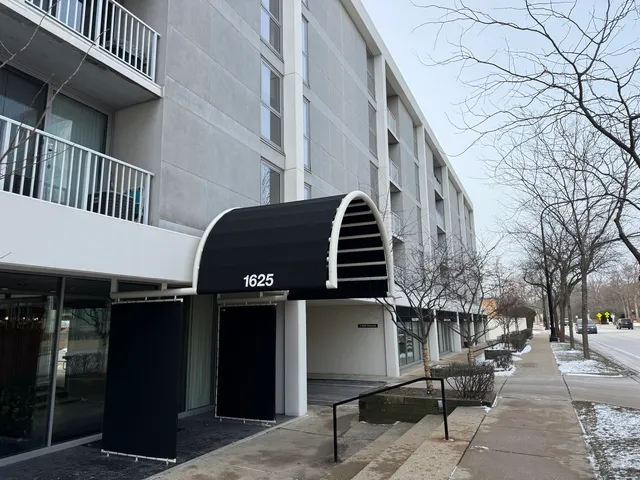 $375,000 | 1625 Sheridan Road, Unit 312, Wilmette, IL 60091